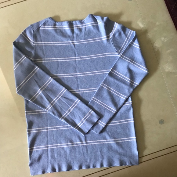 Women’s Top - Picture 15 of 16